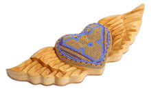 Cargar imagen en el visor de la galería, CORAZON DE MADERA HUICHOL