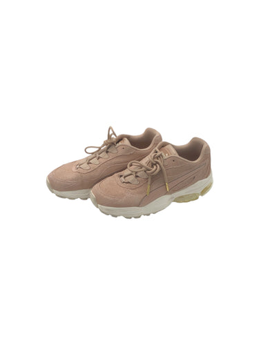 Tenis Casuales marca PUMA en Gamuza, color Café, talla 26.5. De cordones ajustables. Artículo de doble uso.