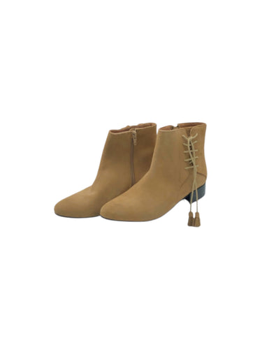 Botines Casuales marca Krack en Gamuza, color Café, talla 23. De cierre y cordones ajustables. Artículo de doble uso.