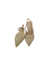 Cargar imagen en el visor de la galería, Zapatillas Casuales en Material sintético, color Beige, talla 24. De pulsera al tobillo. Articulo nuevo.