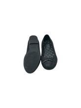 Cargar imagen en el visor de la galería, Flats Casuales marca Flexi en Material Sintético, color Negro, talla 24. Con decoración de moño. Artículo de doble uso.