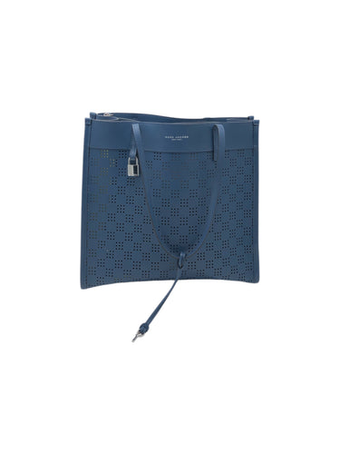 Bolsa Tote marca Marc Jacobs en Vinipiel, color Azul marino. De asas (Con mínimo detalle en asa). Artículo de doble uso.
