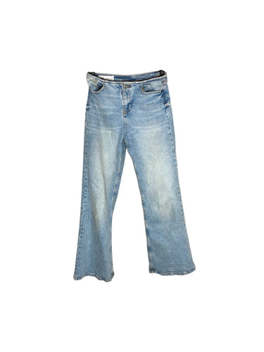 Pantalón  Casual marca ZARA en Mezclilla, color Azul cielo, talla 11-12. De bolsas delanteras y traseras. Artículo de doble uso.