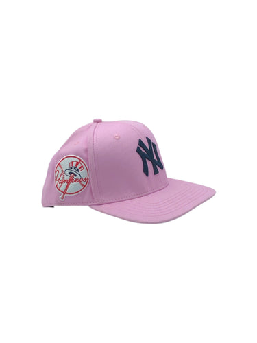Gorra Plana De Beisbol marca Yankees en Lona, color Rosa, talla Unitalla. Articulo de doble uso.