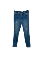 Cargar imagen en el visor de la galería, Pantalón Casual marca Comfort jns en Mezclilla, color Azul cielo, talla 9. De bolsas delanteras y traseras. Artículo de doble uso.