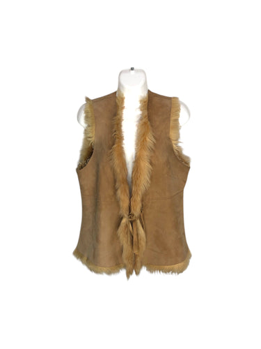 Chaleco Casual marca Sundance en Gamuza, color Camel, talla L. Articulo de doble uso.