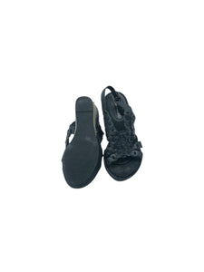 Sandalias de tacón Casuales marca Naturalizer en Vinipiel, color Negro, talla 22. De diseño de gladiador. Artículo de doble uso.