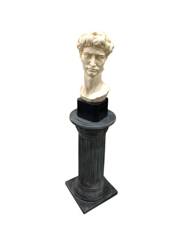 Escultura de Cabeza de David en Pasta-Polvo de alabastro, color Blanco y negro. Con base. Artículo de doble uso.
