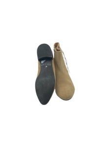 Botines Casuales marca Krack en Gamuza, color Café, talla 23. De cierre y cordones ajustables. Artículo de doble uso.