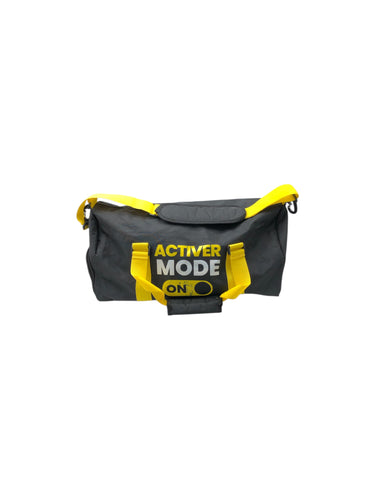 Maleta Deportiva marca Active24 en Poliéster, color Amarillo con negro. De asas ajustables. Artículo de doble uso.
