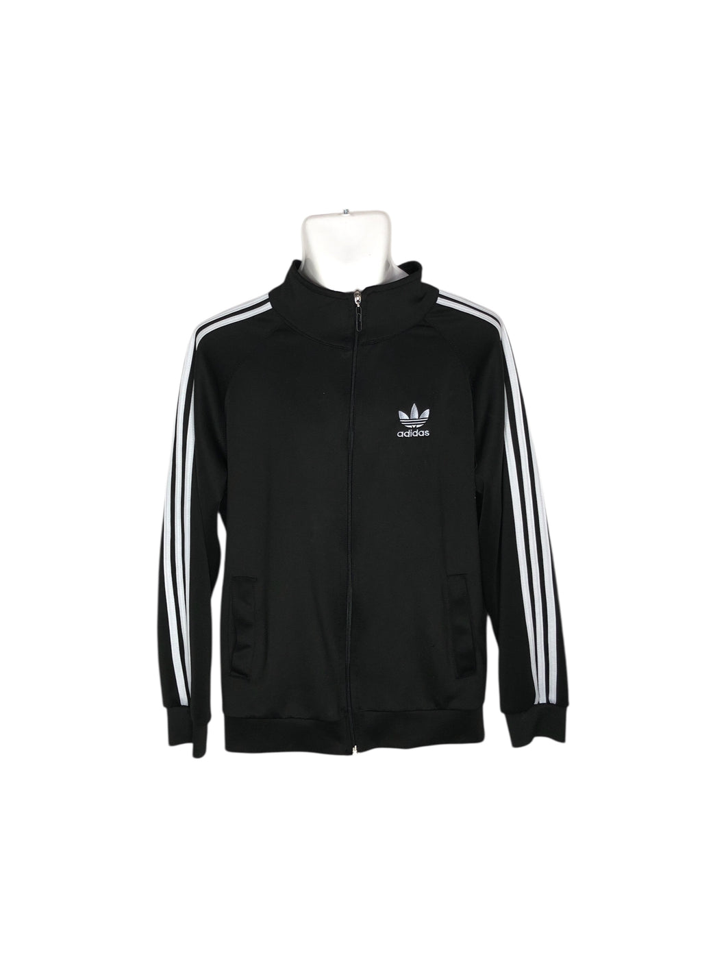 Chamarra Deportiva marca Adidas en Poliéster, color Negro con blanco, talla L. De cierre. Artículo de doble uso.