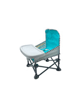 Cargar imagen en el visor de la galería, Mini silla infantil Portátil marca Summer en color Azul. Diseñada para bebes y niños pequeños, incluye bandeja extraíble para comida. Artículo de doble uso.