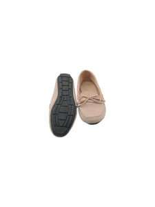 Flats Casuales marca Cuccoo en Tela, color Maquillaje, talla 22.5. Con diseño decorativo de moño. Artículo de doble uso.
