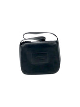 Cargar imagen en el visor de la galería, Bolso estilo Shoulder marca Imitación Gucci en Vinipiel color Negro. De asa. Artículo de doble uso.