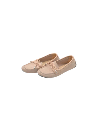 Flats Casuales marca Cuccoo en Tela, color Maquillaje, talla 22.5. Con diseño decorativo de moño. Artículo de doble uso.