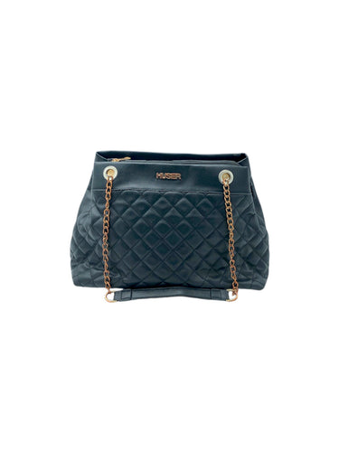 Bolso estilo Satchel marca Huser en Vinipiel color Negro. De correa metálica. Artículo de doble uso.
