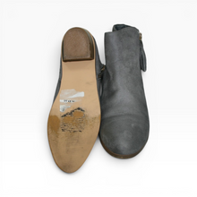 Load image into Gallery viewer, Botines Non Stop Casuales, Gamuza, color Gris, talla 25, De diseño en flequillos, Buen estado | Segunda mano