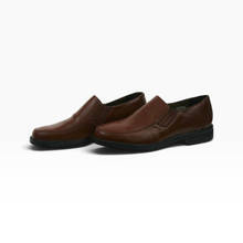 Cargar imagen en el visor de la galería, Zapatos Anatomic para caballero, color café, talla 28, estilo slip-on con elásticos laterales, Buen estado | Segunda mano