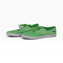 Cargar imagen en el visor de la galería, Tenis de Lona Lacoste para Mujer, Diseño Verde y Blanco a Rayas, Talla 23, Cordones y Suela de Goma, Estado usado | Segunda mano