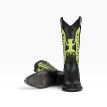 Load image into Gallery viewer, Botas Vaqueras Mezcalero Talla 23, Color Negro con Aplicaciones Verde Neón, Punta Afilada, Tacón Western y Caja, Buen estado | Segunda mano