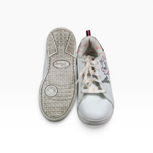 Load image into Gallery viewer, Tenis Disney de Marie de Los Aristogatos, color Blanco y Rosa, Talla 22, Detalles con Brillantina | Segunda mano