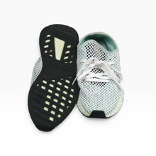 Cargar imagen en el visor de la galería, Tenis Altos Adidas color Blanco, Talla 25, Tres Franjas Laterales, Agujetas y Cuello Acolchado | Segunda mano