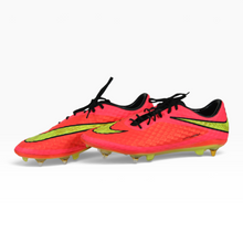 Load image into Gallery viewer, Tacos Nike Hypervenom para Futbol, color Rosa Neón con Verde, Talla 27 y Suela para Terreno Blando | Segunda mano