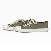 Load image into Gallery viewer, Tenis H&amp;M de Lona para Uso Casual, color Gris, Talla 25.5 y Suela de Goma Blanca | Segunda mano