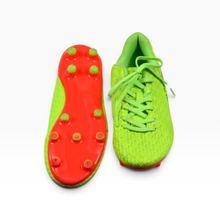 Cargar imagen en el visor de la galería, Tachones FILA para Futbol, color Verde Neón con Naranja, Talla 26 y Suela con Tacos | Segunda mano
