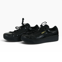 Cargar imagen en el visor de la galería, Tenis PUMA de Plataforma color Negro Brillante, Talla 24, Diseño Monocromático | Segunda mano