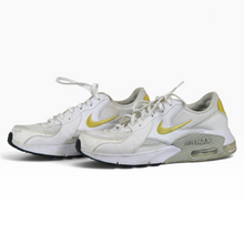Load image into Gallery viewer, Tenis Nike Air Max color Blanco con Amarillo, Talla 24.5, Agujetas y Cámara Visible en el Talón | Segunda mano