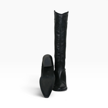 Cargar imagen en el visor de la galería, Botas Altas MNG para Mujer color Negro, Talla 22.5, Estilo Vaquero, Punta Fina y Tacón Ancho | Segunda mano