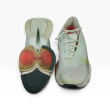 Load image into Gallery viewer, Tenis Nike con Inscripción Air Zoom, color Verde Menta con Amarillo, Talla 25 | Segunda mano