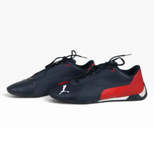 Cargar imagen en el visor de la galería, Tenis PUMA Casuales color Azul Marino con Rojo, Talla 27.5 y Suela de Perfil Bajo | Segunda mano