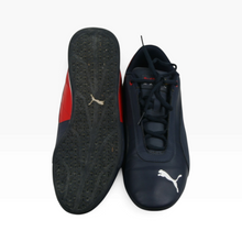 Cargar imagen en el visor de la galería, Tenis PUMA Casuales color Azul Marino con Rojo, Talla 27.5 y Suela de Perfil Bajo | Segunda mano