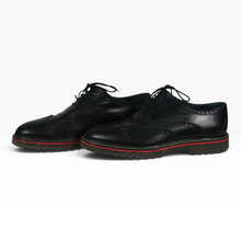 Cargar imagen en el visor de la galería, Zapatos IMASHI color Negro, Talla 26, Diseño con Perforaciones y Detalle Rojo en la Suela | Segunda mano