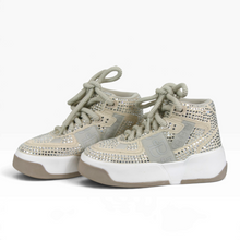 Cargar imagen en el visor de la galería, Tenis BELINDA color Beige, Talla 24, Caña Alta, Aplicaciones Brillantes y Suela de Plataforma | Segunda mano