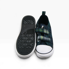 Cargar imagen en el visor de la galería, Tenis CONVERSE Infantiles con Diseño de Cuadros Azul y Verde, Talla 16.5 y Doble Cierre de Contacto | Segunda mano