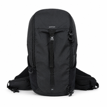 Cargar imagen en el visor de la galería, Mochila de Senderismo Quechua de 20 L para Excursión y Uso Diario, Color Negro, Correas Acolchadas y Cinturón Lumbar, Con detalles | Segunda mano