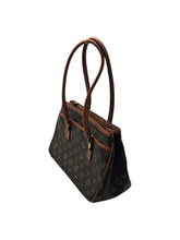 Cargar imagen en el visor de la galería, Bolso estilo Satchel en Vinipiel color Café. De asas. Artículo de doble uso.