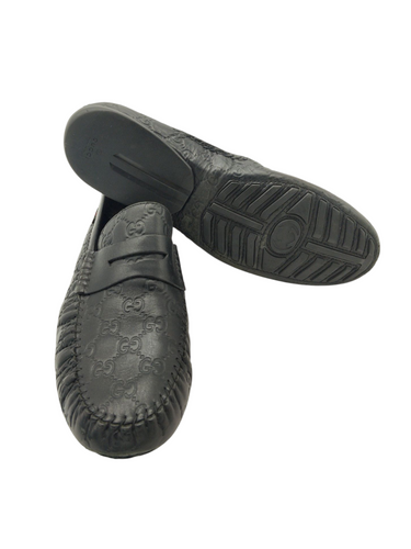 Zapatos estilo mocasín color negro con suela de goma marca GUCCI para caballero talla 30 artículo nuevo en buen estado