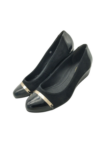 Zapatos estilo flats color negro detalles en charol con suela de goma y tacón pequeño marca WESTIES para dama talla 24.5 artículo de doble uso en buen estado