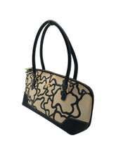 Load image into Gallery viewer, Bolso estilo Baguette en Vinipiel color Beige. De asas. Articulo de doble uso.