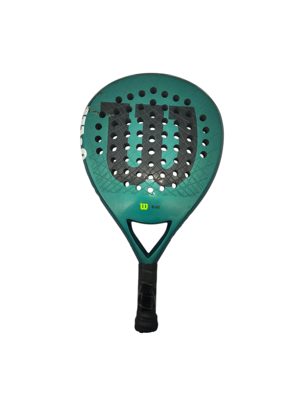 Pala de Padel Wilson Blade Pro V3. Artículo de doble uso con mínimos detalles de uso.