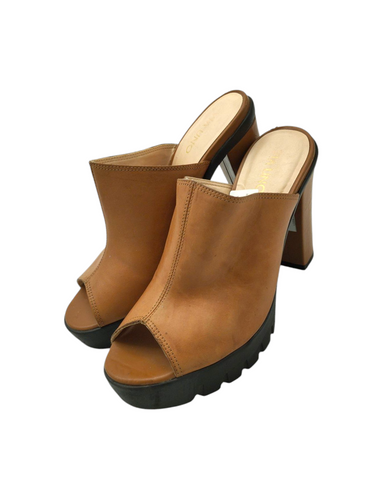 Zapatos estilo casual color café con punta peep toe talón descubierto suela de goma y tacón de 10cm marca VIA UNO para dama talla 24 artículo de doble uso en buen estado