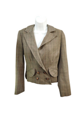 Load image into Gallery viewer, Blazer estilo casual color café con botones marca C&amp;A para dama talla chica artículo de doble uso en buen estado