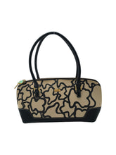 Load image into Gallery viewer, Bolso estilo Baguette en Vinipiel color Beige. De asas. Articulo de doble uso.